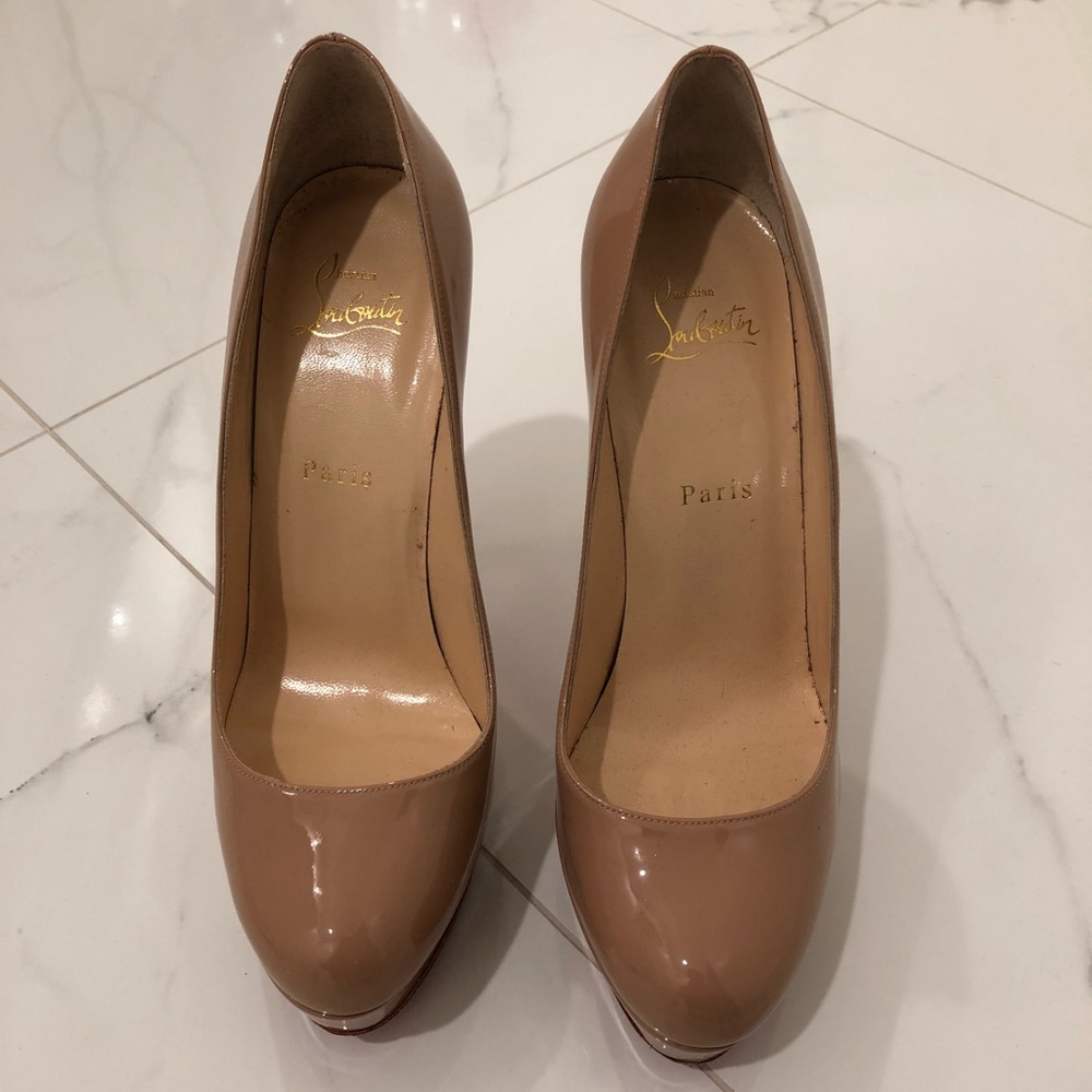 Christian Louboutin bianca pumps